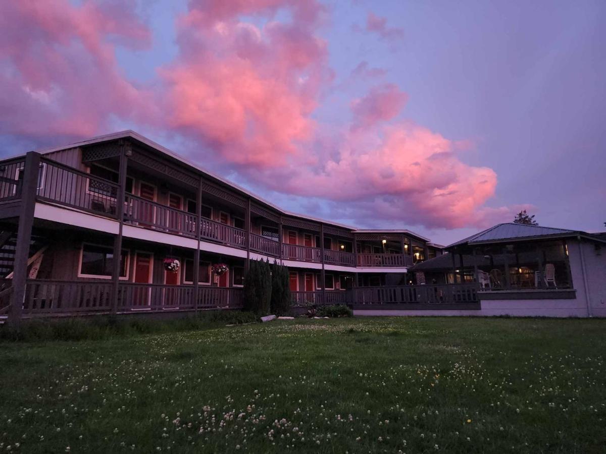 Campbell River Lodge by Riverside Eksteriør billede