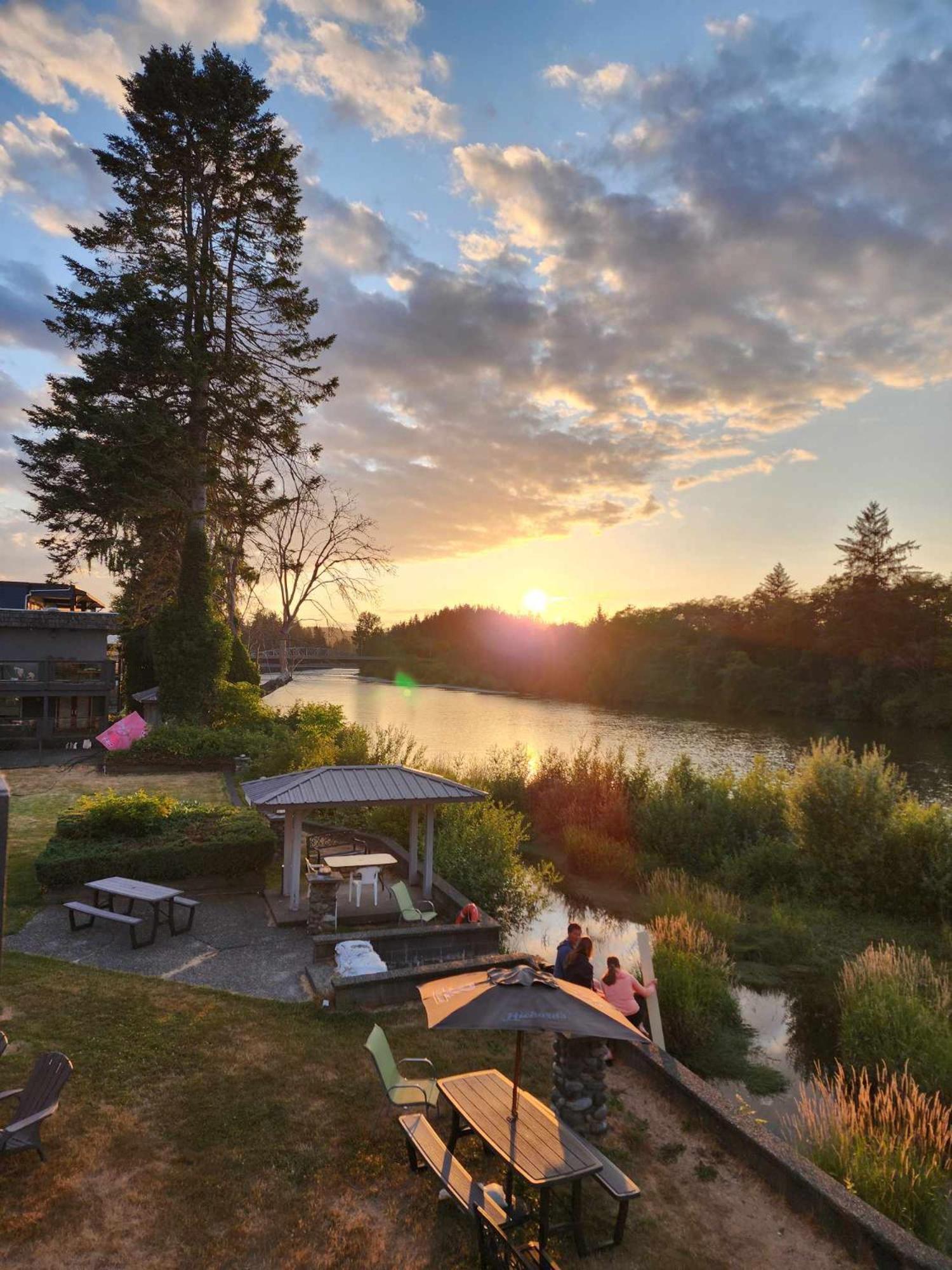 Campbell River Lodge by Riverside Eksteriør billede