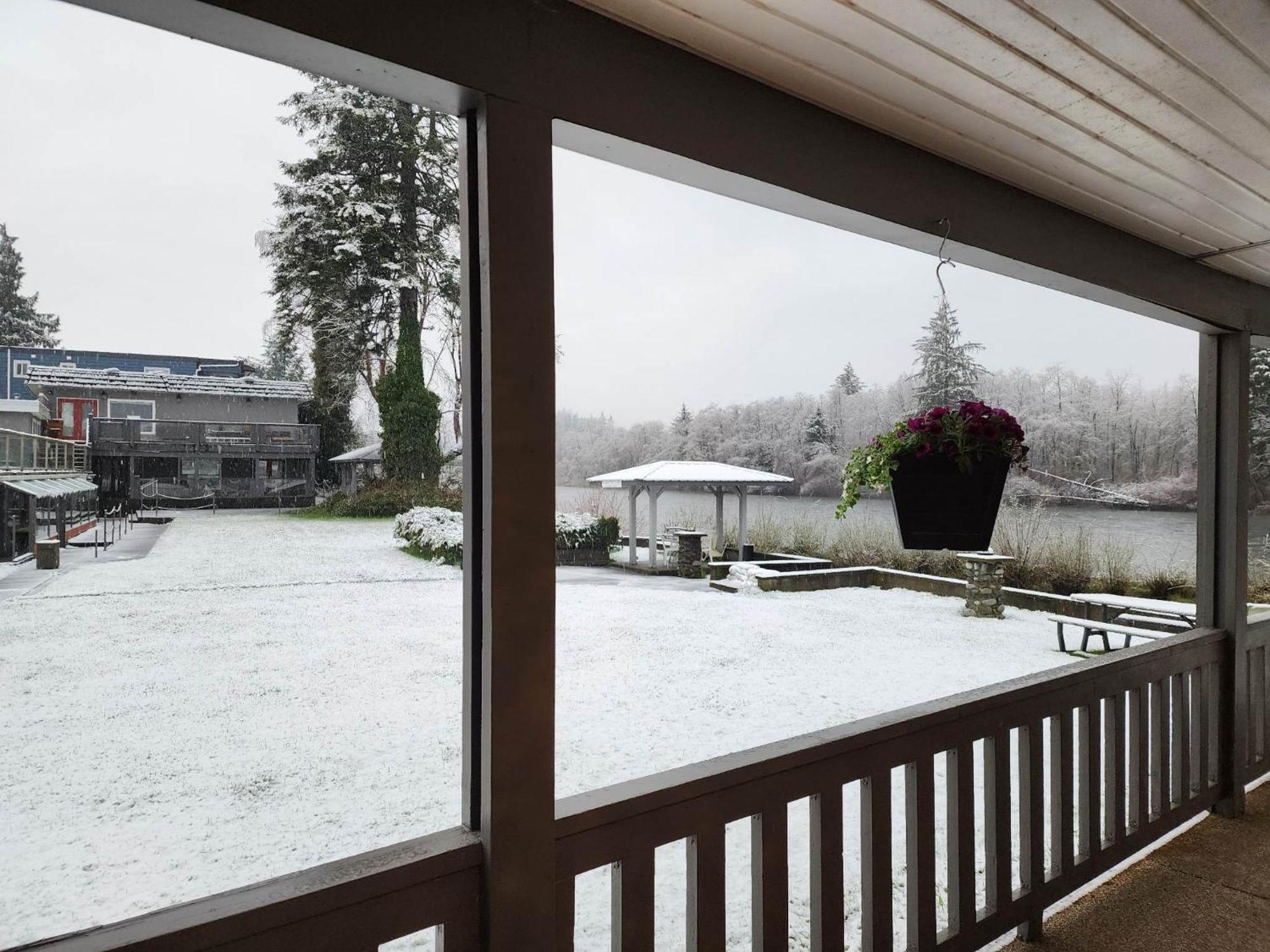 Campbell River Lodge by Riverside Eksteriør billede