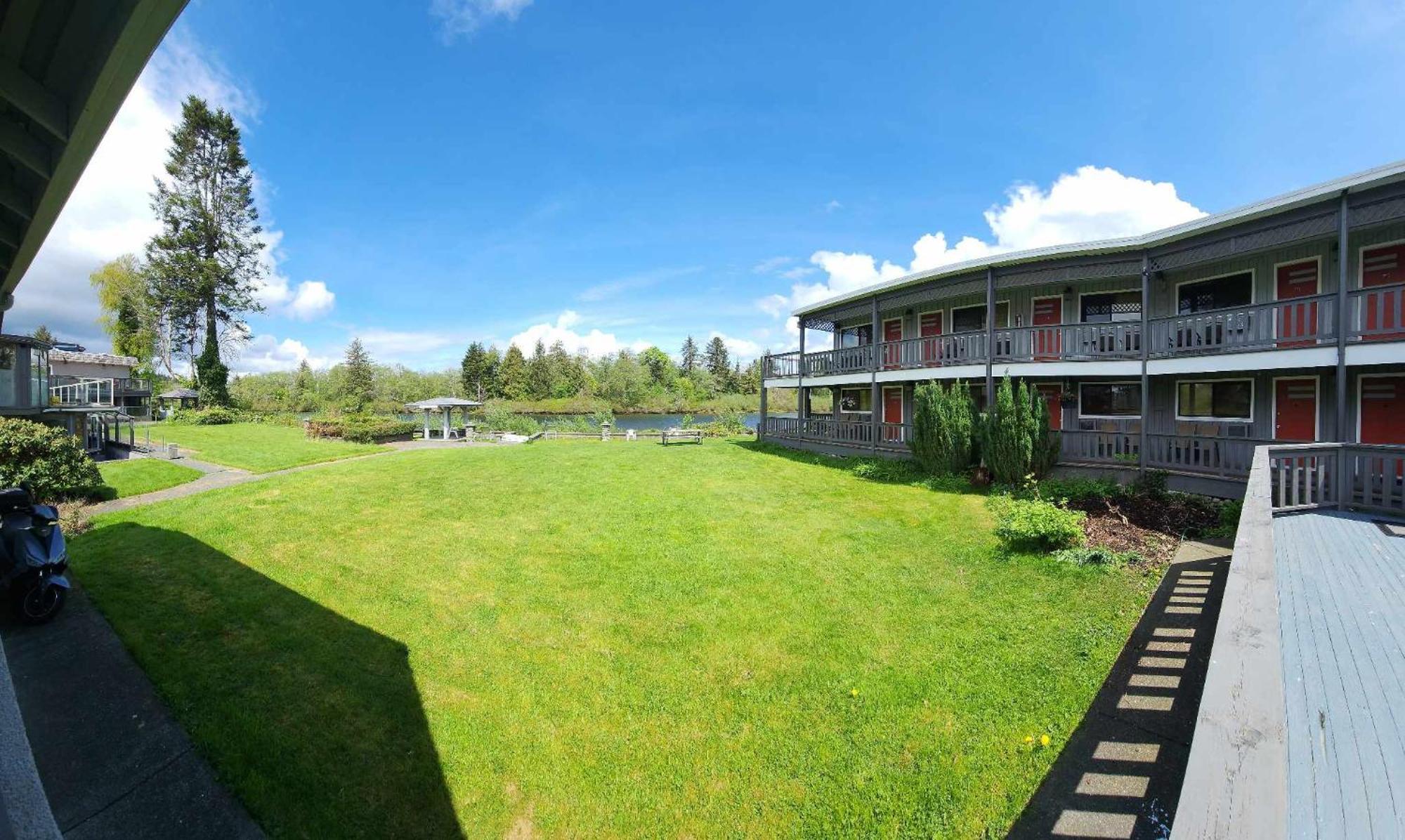 Campbell River Lodge by Riverside Eksteriør billede