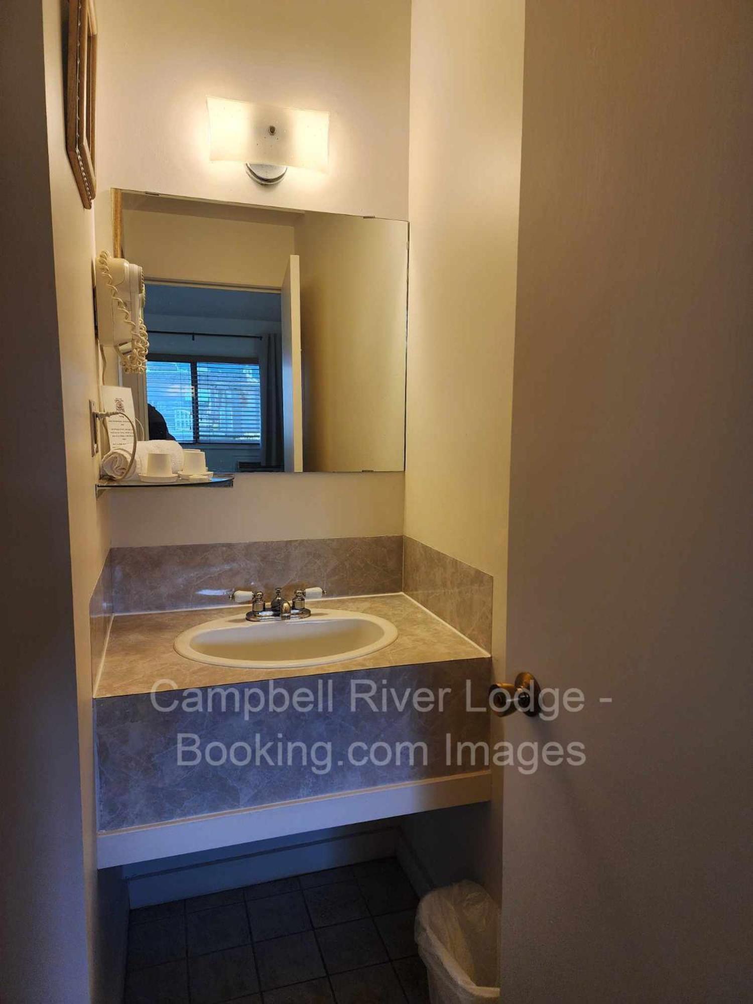Campbell River Lodge by Riverside Eksteriør billede