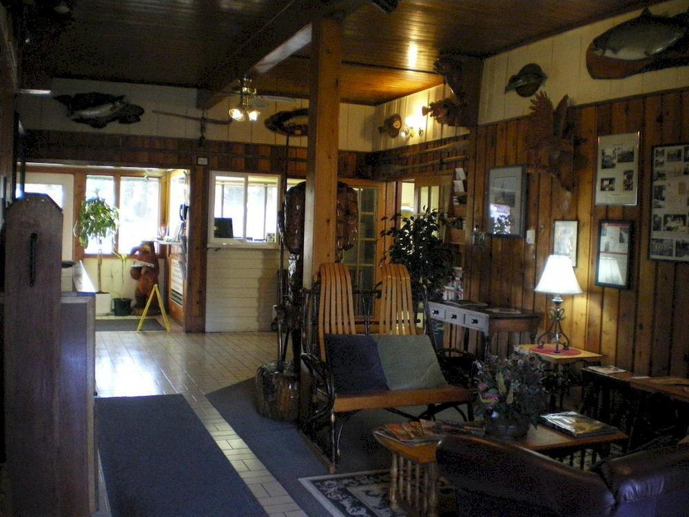 Campbell River Lodge by Riverside Eksteriør billede