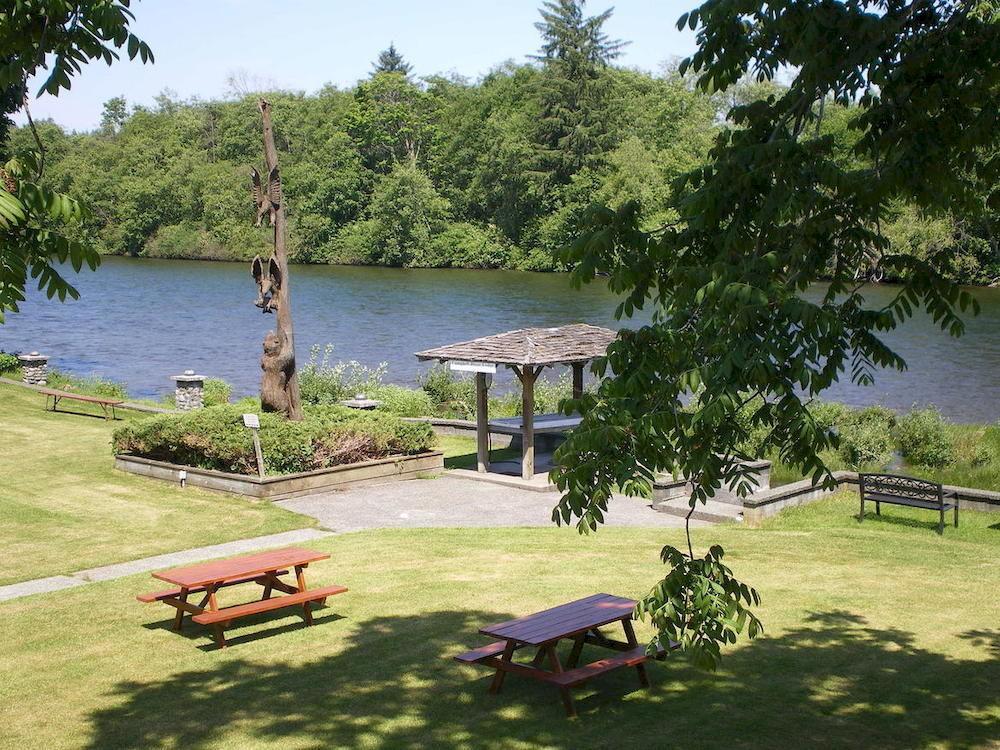 Campbell River Lodge by Riverside Eksteriør billede