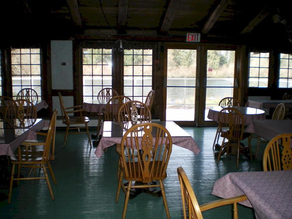 Campbell River Lodge by Riverside Eksteriør billede