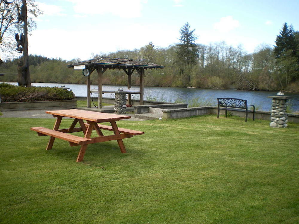 Campbell River Lodge by Riverside Eksteriør billede